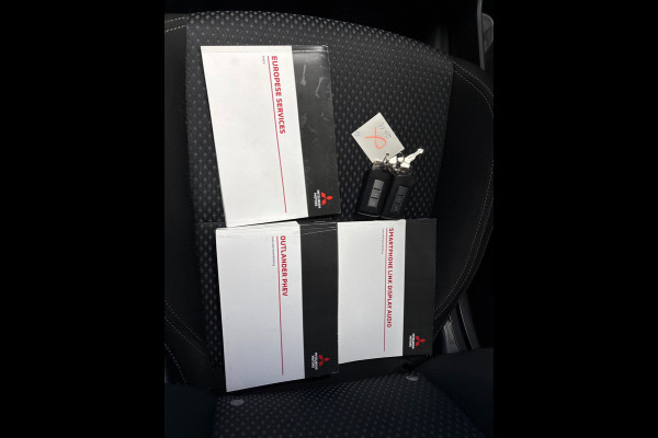 Mitsubishi Outlander 2.4 PHEV Pure Clima | Cruise | Camera | Trekhaak | Stoelverwarming