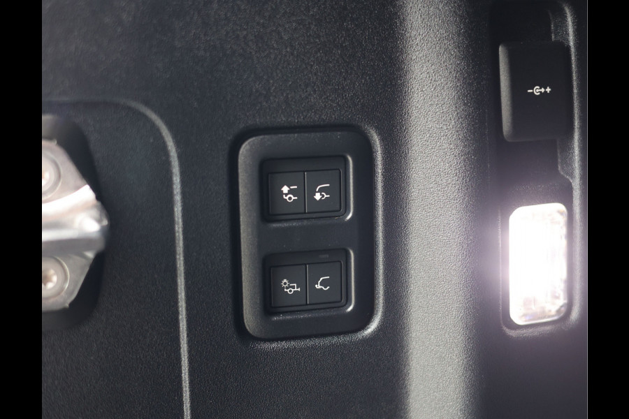 Land Rover Defender P300e X-Dynamic HSE | Trekhaak - HUD - Meridian