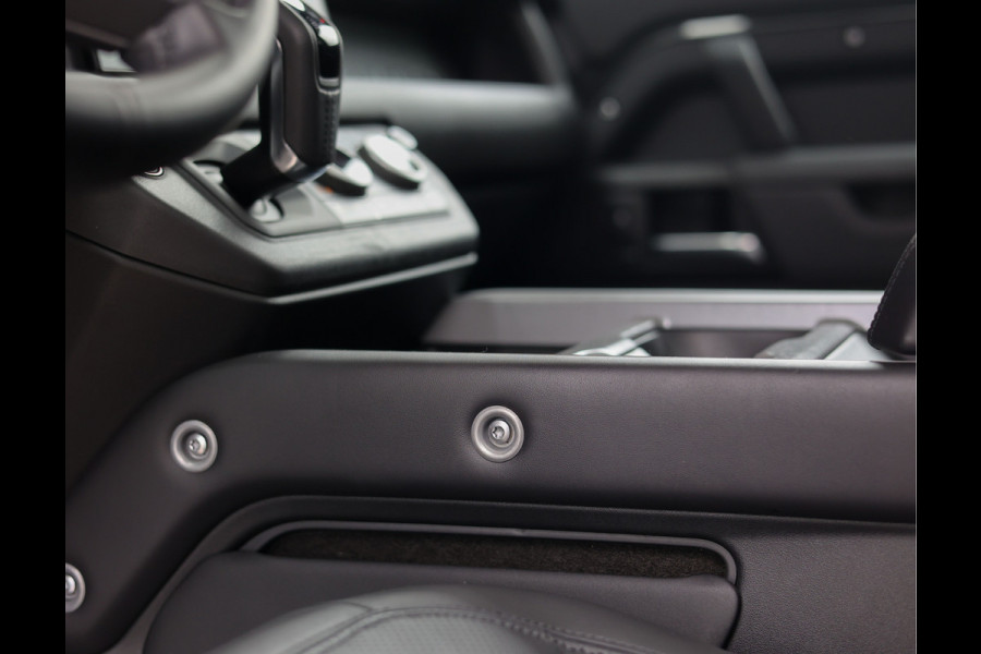 Land Rover Defender P300e X-Dynamic HSE | Trekhaak - HUD - Meridian