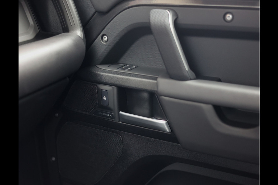 Land Rover Defender P300e X-Dynamic HSE | Trekhaak - HUD - Meridian