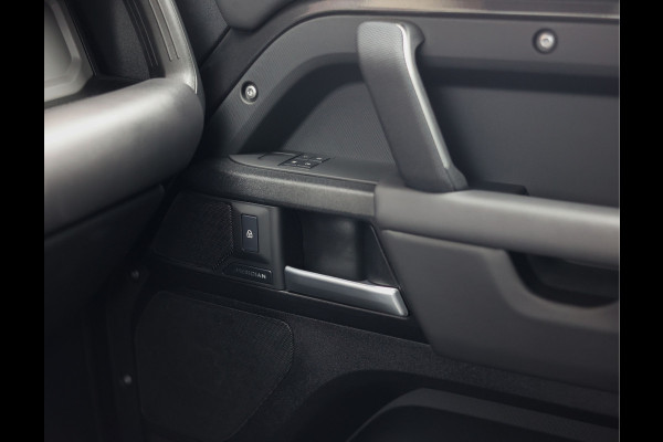 Land Rover Defender P300e X-Dynamic HSE | Trekhaak - HUD - Meridian