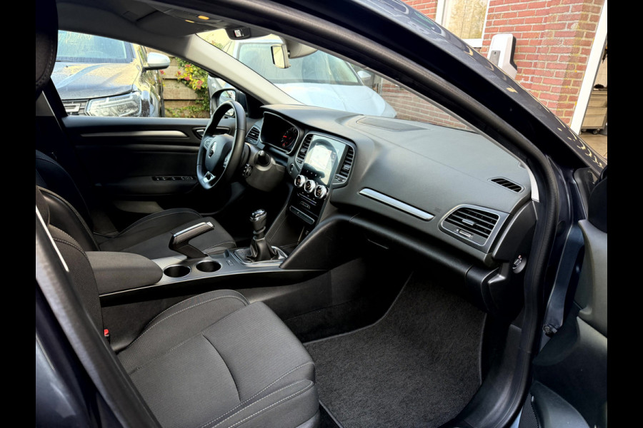 Renault Mégane Estate 1.3 TCe 140pk Business NL. Auto, Camera, App Connect,