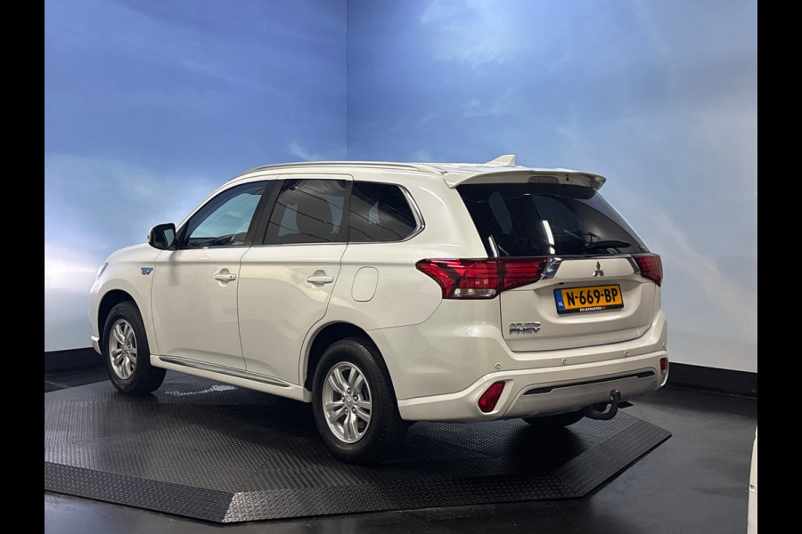 Mitsubishi Outlander 2.4 PHEV Pure Clima | Cruise | Camera | Trekhaak | Stoelverwarming