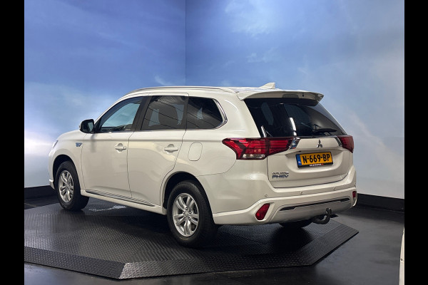Mitsubishi Outlander 2.4 PHEV Pure Clima | Cruise | Camera | Trekhaak | Stoelverwarming