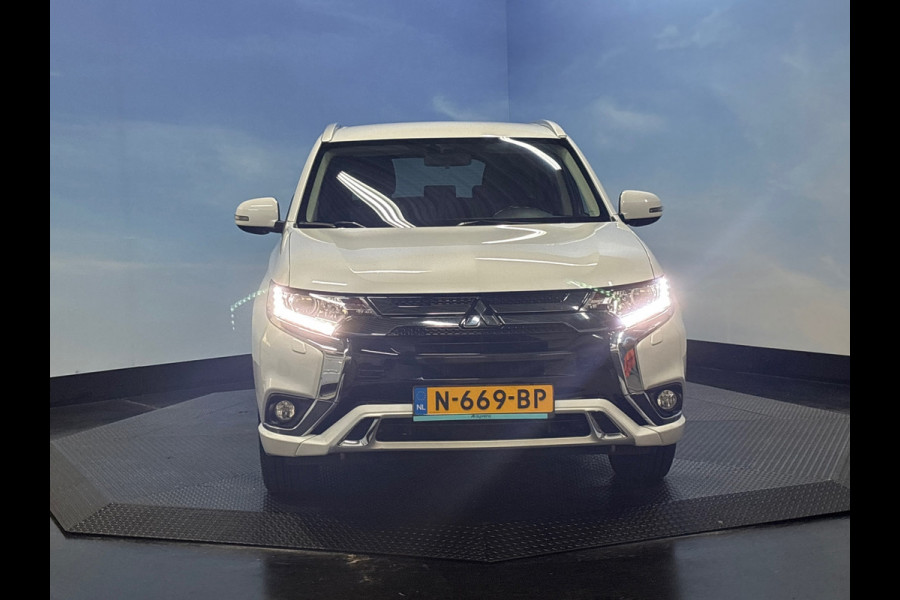 Mitsubishi Outlander 2.4 PHEV Pure Clima | Cruise | Camera | Trekhaak | Stoelverwarming