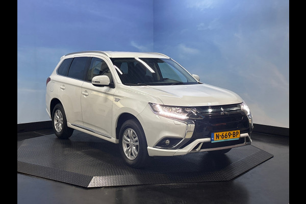 Mitsubishi Outlander 2.4 PHEV Pure Clima | Cruise | Camera | Trekhaak | Stoelverwarming