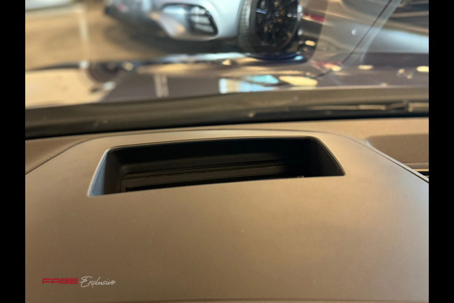 Volkswagen Golf 2.0 TSI R 4Motion / Akrapovic / Memory / Pano / H/K / HUD / Stoelventilatie / IQ Lights / Drift / Camera / Carplay