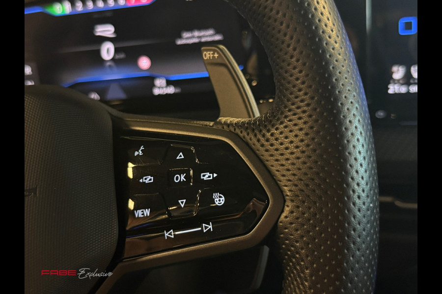 Volkswagen Golf 2.0 TSI R 4Motion / Akrapovic / Memory / Pano / H/K / HUD / Stoelventilatie / IQ Lights / Drift / Camera / Carplay
