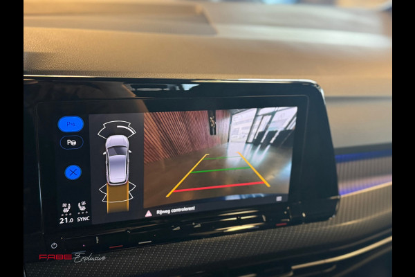 Volkswagen Golf 2.0 TSI R 4Motion / Akrapovic / Memory / Pano / H/K / HUD / Stoelventilatie / IQ Lights / Drift / Camera / Carplay