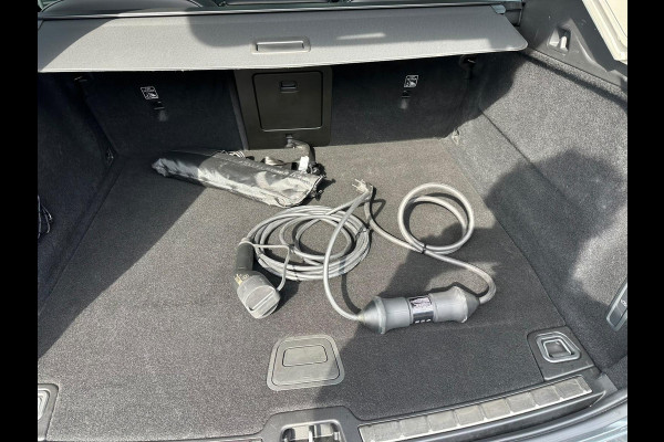 Volvo XC60 2.0 T8 AWD Plug-in hybrid Ultra Dark FABR. garantie t/m 02-2028 | MEGA VOL! | LUCHTVERING | STOEL VERKOELING|VENTILATIE | B&W AUDIO etc. |