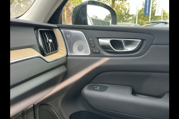 Volvo XC60 2.0 T8 AWD Plug-in hybrid Ultra Dark FABR. garantie t/m 02-2028 | MEGA VOL! | LUCHTVERING | STOEL VERKOELING|VENTILATIE | B&W AUDIO etc. |