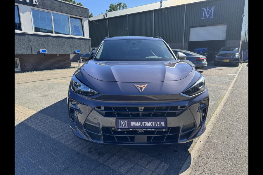 CUPRA Terramar 1.5 e-HYBRID 200kW VZ DSG VAN: € 48.900,- VOOR: 45.877,- UW HERFSTVOORDEEL: 3.023,- 272 PK! | PLUG-IN-HYBRIDE | KEY LESS ENTRY | PANORAMADAK | 360° CAMERA | EL. STOELEN MET GEHEUGEN| RIJKLAARPRIJS INCL. 12 MND BOVAG GARANTIE