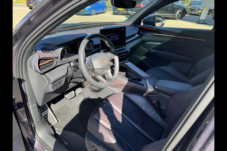 CUPRA Terramar 1.5 e-HYBRID 200kW VZ DSG VAN: € 48.900,- VOOR: 45.877,- UW HERFSTVOORDEEL: 3.023,- 272 PK! | PLUG-IN-HYBRIDE | KEY LESS ENTRY | PANORAMADAK | 360° CAMERA | EL. STOELEN MET GEHEUGEN| RIJKLAARPRIJS INCL. 12 MND BOVAG GARANTIE