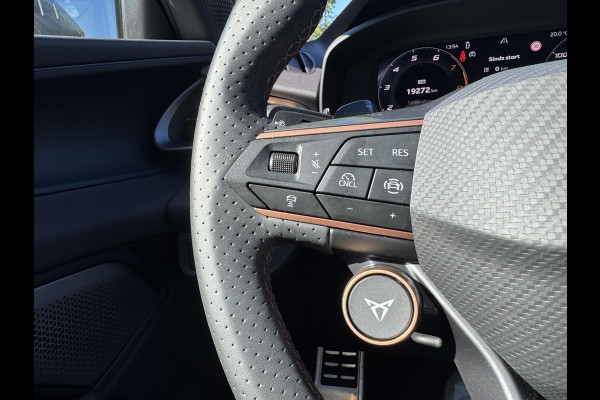 CUPRA Terramar 1.5 e-HYBRID 200kW VZ DSG VAN: € 48.900,- VOOR: 45.877,- UW HERFSTVOORDEEL: 3.023,- 272 PK! | PLUG-IN-HYBRIDE | KEY LESS ENTRY | PANORAMADAK | 360° CAMERA | EL. STOELEN MET GEHEUGEN| RIJKLAARPRIJS INCL. 12 MND BOVAG GARANTIE