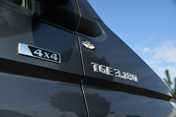 MAN TGE 3.180 35 2.0 L3H3 4x4 PB Edition Cruise, Camera, Carplay, 177pk, Clima, Automaat, Trekhaak, Sensoren, Geveerde stoel, Uniek!