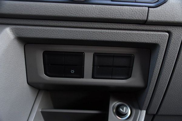 MAN TGE 3.180 35 2.0 L3H3 4x4 PB Edition Cruise, Camera, Carplay, 177pk, Clima, Automaat, Trekhaak, Sensoren, Geveerde stoel, Uniek!