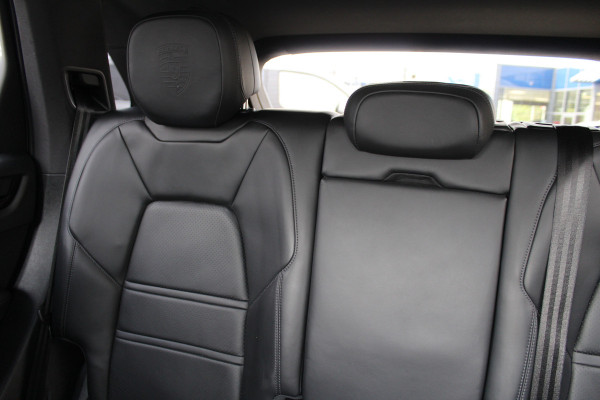 Porsche Cayenne 3.0 E-Hybrid | Fiscaal €101.261,- | BTW | Panoramadak | Leder | BOSE