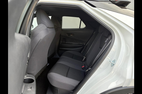 Toyota C-HR 1.8 Hybrid 140PK First Edition Bi-Tone/Winter-pack/Gr.-navigatie/Elektr.klep/Camera/Adapt.-cruise
