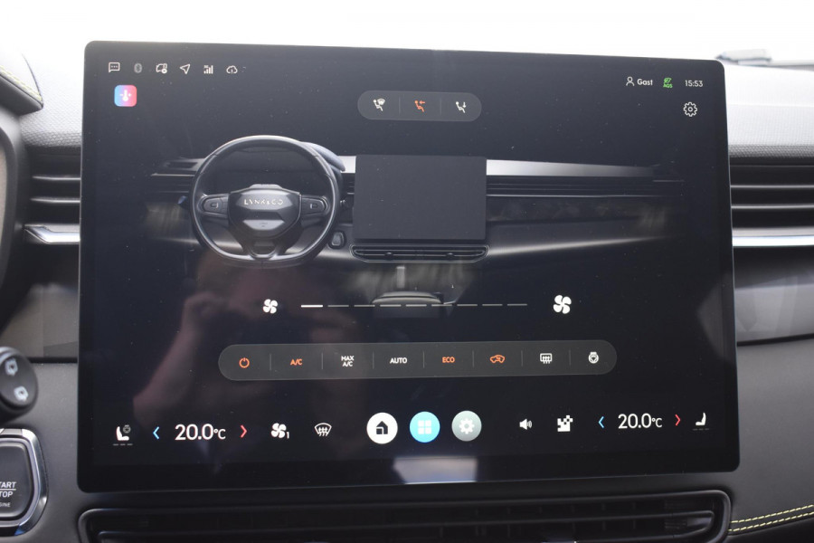 Lynk & Co 01 276PK Automaat More / Adaptive cruise control / Leren bekleding / Elektrisch verstelbare stoelen / Schuif- kanteldak / Stoel- en stuurverwarming / Parkeersensoren V+A / 360 Graden Camera / Elektrische achterklep / 20" lichtmetalen velgen