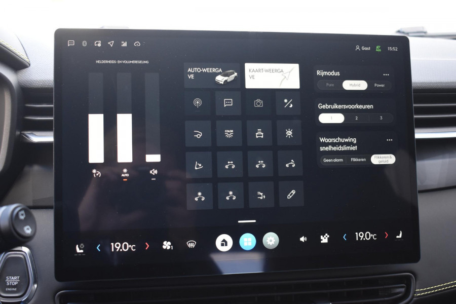 Lynk & Co 01 276PK Automaat More / Adaptive cruise control / Leren bekleding / Elektrisch verstelbare stoelen / Schuif- kanteldak / Stoel- en stuurverwarming / Parkeersensoren V+A / 360 Graden Camera / Elektrische achterklep / 20" lichtmetalen velgen