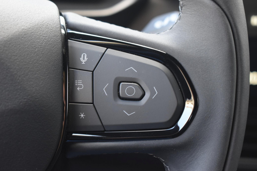 Lynk & Co 01 276PK Automaat More / Adaptive cruise control / Leren bekleding / Elektrisch verstelbare stoelen / Schuif- kanteldak / Stoel- en stuurverwarming / Parkeersensoren V+A / 360 Graden Camera / Elektrische achterklep / 20" lichtmetalen velgen
