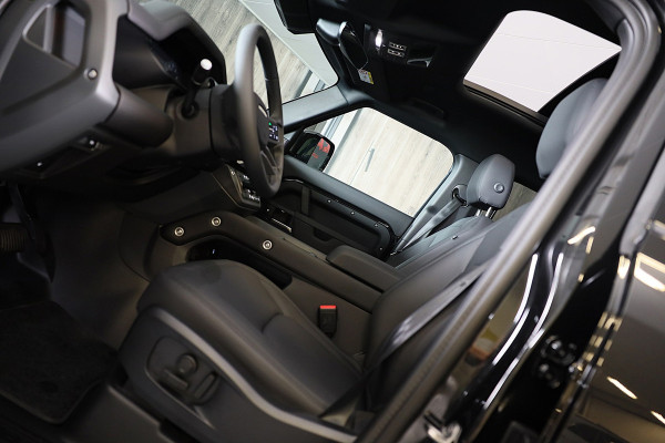 Land Rover Defender 110 2.0 P300e 110 X-Dynamic FACELIFT SE / MERIDIAN / Memory / Elek Stoelen / Acc / 360 Camera / Open Pano