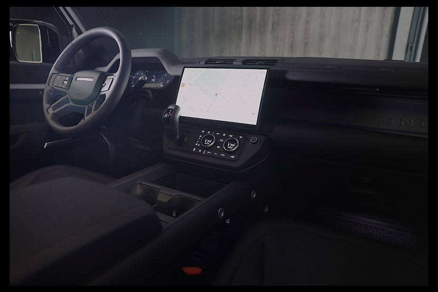 Land Rover Defender 110 2.0 P300e 110 X-Dynamic FACELIFT SE / MERIDIAN / Memory / Elek Stoelen / Acc / 360 Camera / Open Pano