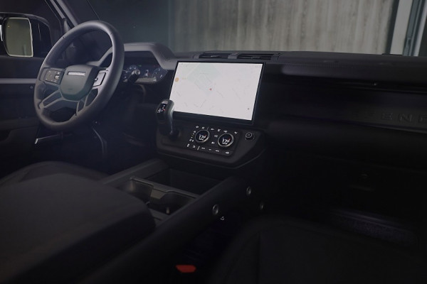 Land Rover Defender 110 2.0 P300e 110 X-Dynamic FACELIFT SE / MERIDIAN / Memory / Elek Stoelen / Acc / 360 Camera / Open Pano