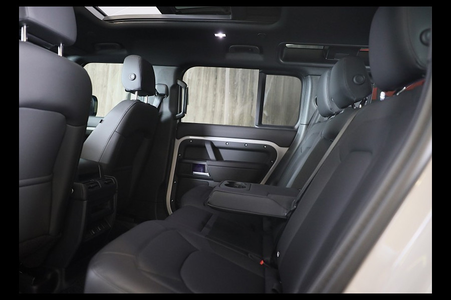 Land Rover Defender 110 2.0 P300e 110 X-Dynamic FACELIFT SE / MERIDIAN / Memory / Elek Stoelen / Acc / 360 Camera / Open Pano