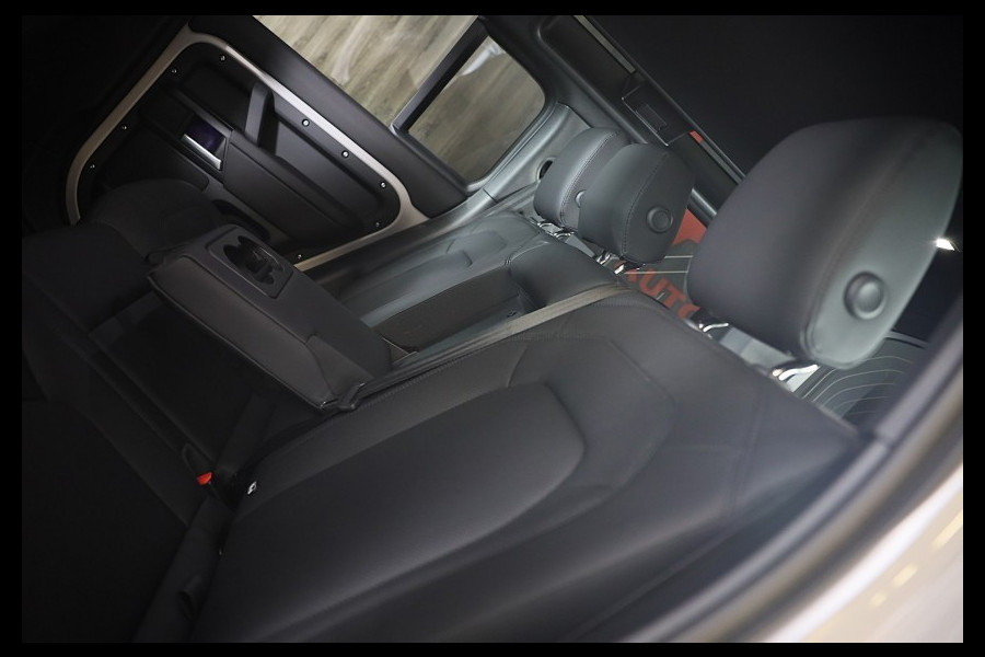 Land Rover Defender 110 2.0 P300e 110 X-Dynamic FACELIFT SE / MERIDIAN / Memory / Elek Stoelen / Acc / 360 Camera / Open Pano