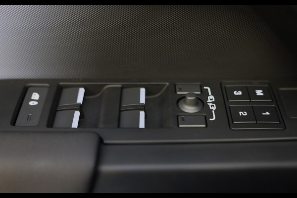 Land Rover Defender 110 2.0 P300e 110 X-Dynamic FACELIFT SE / MERIDIAN / Memory / Elek Stoelen / Acc / 360 Camera / Open Pano