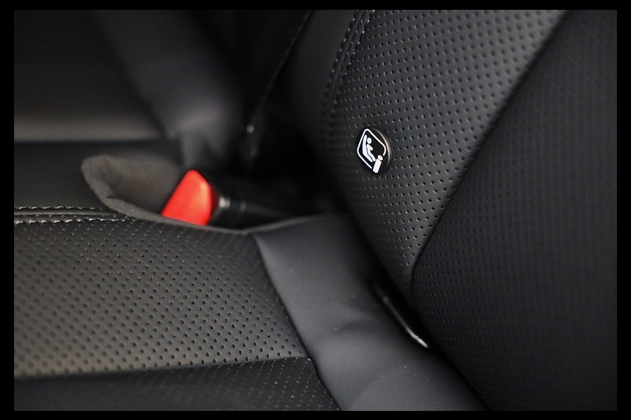 Land Rover Defender 110 2.0 P300e 110 X-Dynamic FACELIFT SE / MERIDIAN / Memory / Elek Stoelen / Acc / 360 Camera / Open Pano