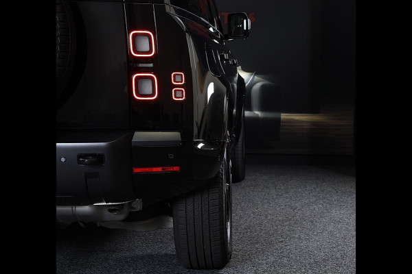 Land Rover Defender 110 2.0 P300e 110 X-Dynamic FACELIFT SE / MERIDIAN / Memory / Elek Stoelen / Acc / 360 Camera / Open Pano