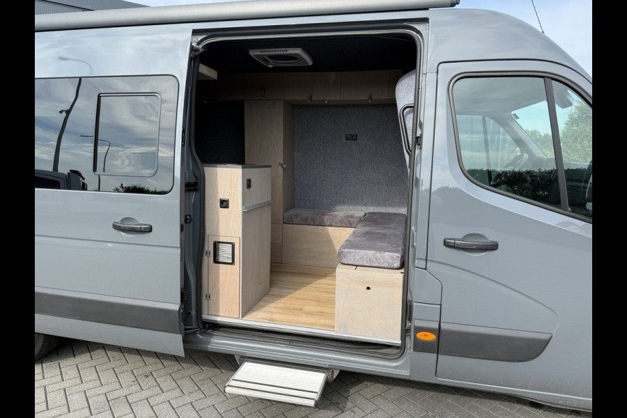 Renault Master T35 2.3 dCi 180 PK AUTOMAAT / L3H2 / CAMPER / GRIJS KENTEKEN / ZONNEPANEEL / LUIFEL / VENTILATIE / CAMERA / TREKHAAK