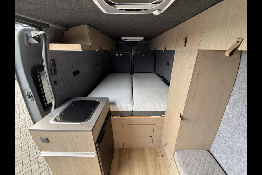 Renault Master T35 2.3 dCi 180 PK AUTOMAAT / L3H2 / CAMPER / GRIJS KENTEKEN / ZONNEPANEEL / LUIFEL / VENTILATIE / CAMERA / TREKHAAK