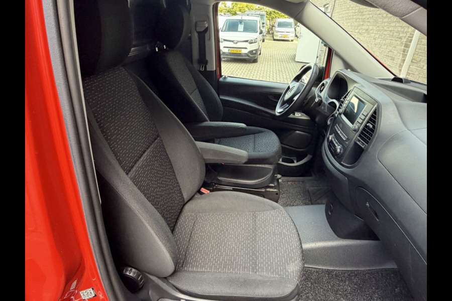 Mercedes-Benz Vito-EVito 116PK Extra Lang 41 kWh CarPlay/Navigatie Systeem/Achteruitrijcamera