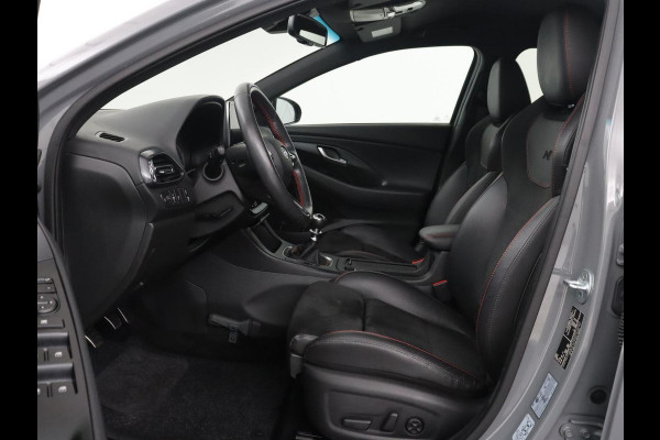 Hyundai i30 1.5 T-GDi MHEV N Line | Leder/Alcantara | Adaptive cruise | Camera | Park assist | Carplay | Climate control | Dodehoek detectie | Navigatie | Memory |