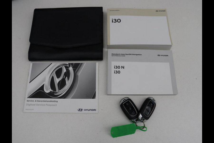 Hyundai i30 1.5 T-GDi MHEV N Line | Leder/Alcantara | Adaptive cruise | Camera | Park assist | Carplay | Climate control | Dodehoek detectie | Navigatie | Memory |
