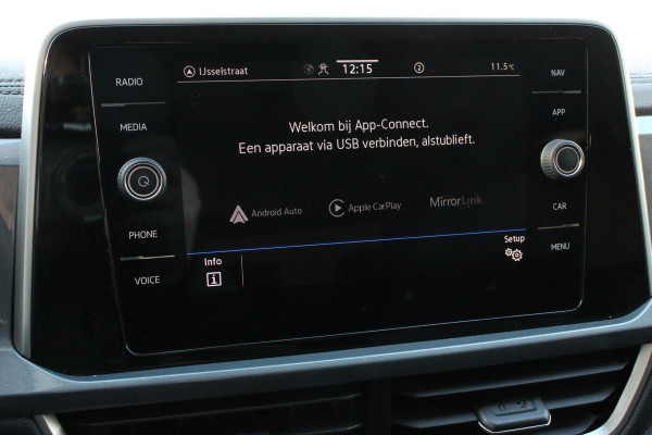 Volkswagen T-Roc 1.5 TSI DSG Style Navigatie Apple Carplay / Android Auto Climate Control Led Digitale Cockpit Adaptive Cruise Control Trekhaak