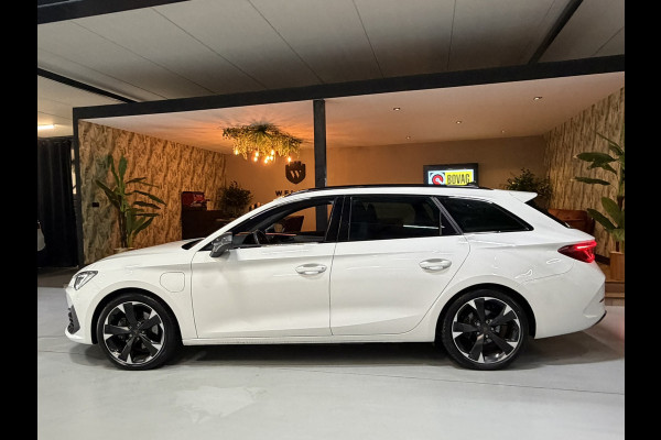 CUPRA Leon Sportstourer 1.4 e-Hybrid VZ Copper 94%SOH 245PK Garantie|BTW|ACC|Elect Trekhaak|Sfeerverl|Virtual Cockpit|Navi|CarPlay