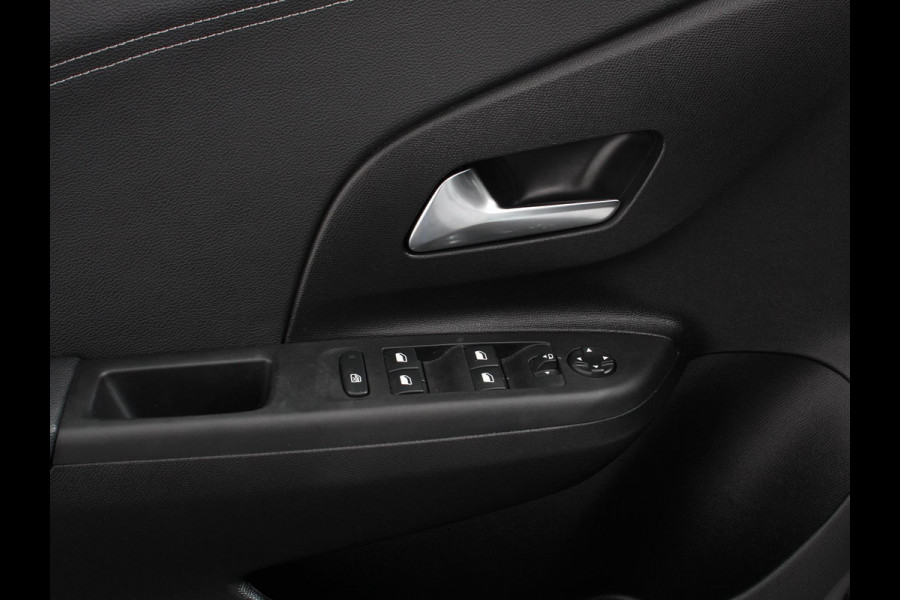 Opel Corsa 1.2 Turbo 136pk Automaat Hybrid GS Line Navigatie Apple Carplay/ Android Auto Camera Parkeersensoren Cruise Control Stoel- en stuurverwarming Lichtmetalen velgen Getinte ramen