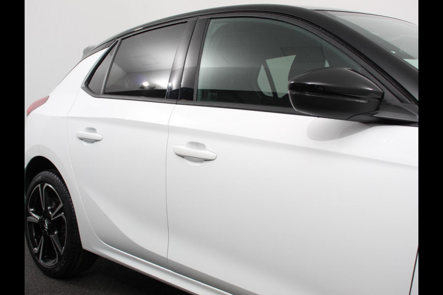 Opel Corsa 1.2 Turbo 136pk Automaat Hybrid GS Line Navigatie Apple Carplay/ Android Auto Camera Parkeersensoren Cruise Control Stoel- en stuurverwarming Lichtmetalen velgen Getinte ramen