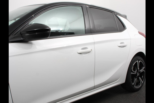 Opel Corsa 1.2 Turbo 136pk Automaat Hybrid GS Line Navigatie Apple Carplay/ Android Auto Camera Parkeersensoren Cruise Control Stoel- en stuurverwarming Lichtmetalen velgen Getinte ramen