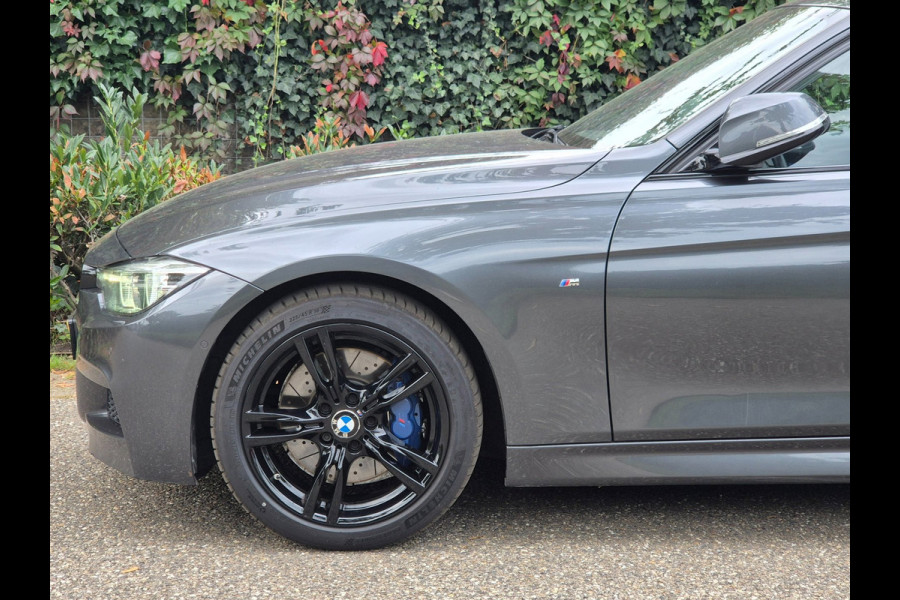 BMW 3 Serie Touring 320i Edition M Sport Shadow Executive Volle optielijst Pano M Remmen Trekhaak