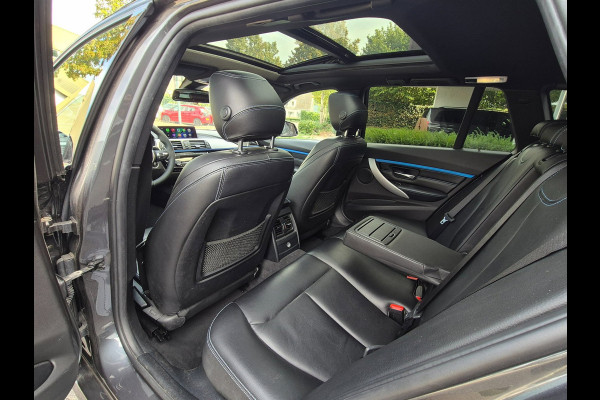 BMW 3 Serie Touring 320i Edition M Sport Shadow Executive Volle optielijst Pano M Remmen Trekhaak