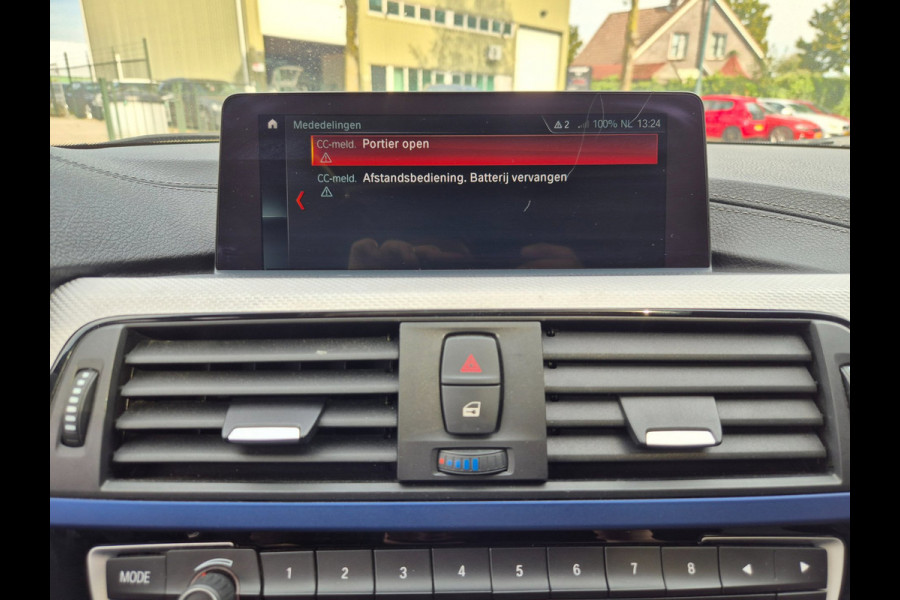 BMW 3 Serie Touring 320i Edition M Sport Shadow Executive Volle optielijst Pano M Remmen Trekhaak