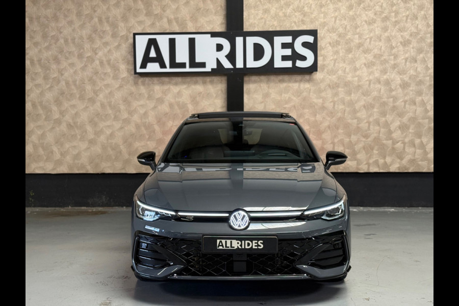 Volkswagen Golf 1.5 eTSI R-Line Edition | Pano | Trekhaak | H&K | Stuur/Stoelverwarming | HUD | Camera | Sfeerverlichting