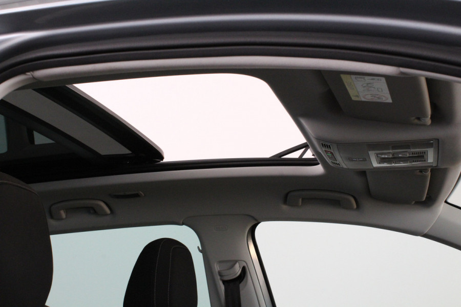 Škoda Karoq 1.5 TSI ACT Style > Pano.schuif/Camera/keyless/19 inch