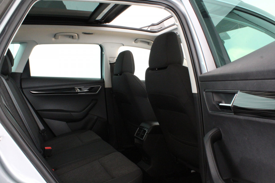 Škoda Karoq 1.5 TSI ACT Style > Pano.schuif/Camera/keyless/19 inch