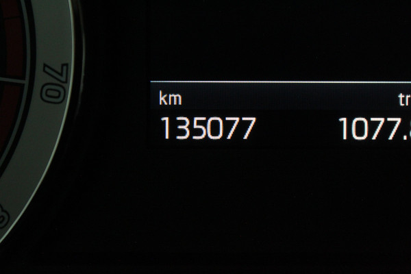 Škoda Karoq 1.5 TSI ACT Style > Pano.schuif/Camera/keyless/19 inch